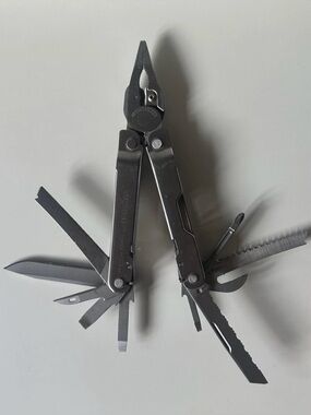Leatherman Super Tool 300 19-in-1 Versatility Heavy-Duty Pliers